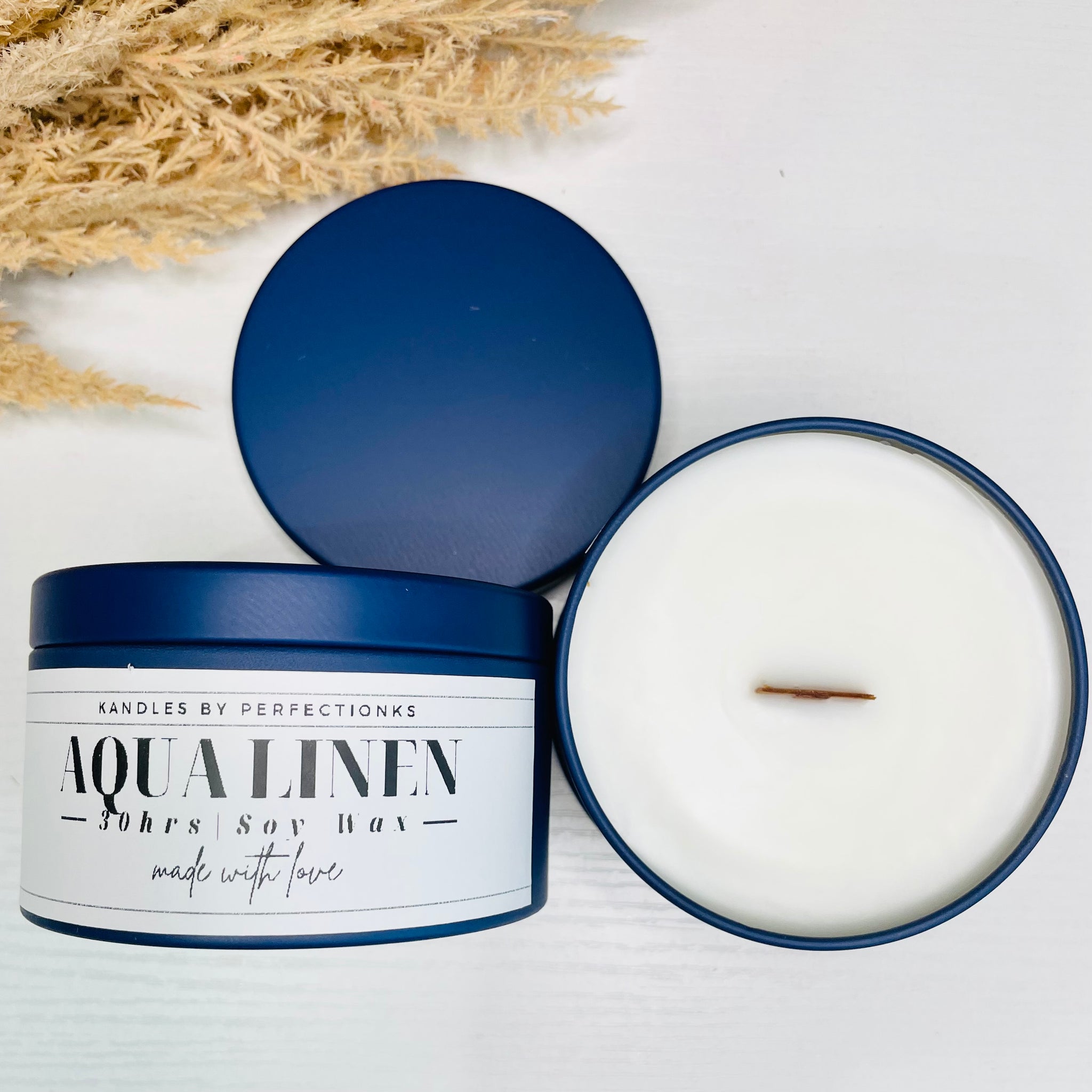 Aqua Linen Luxury Candle - Freshness and Elegance Combined